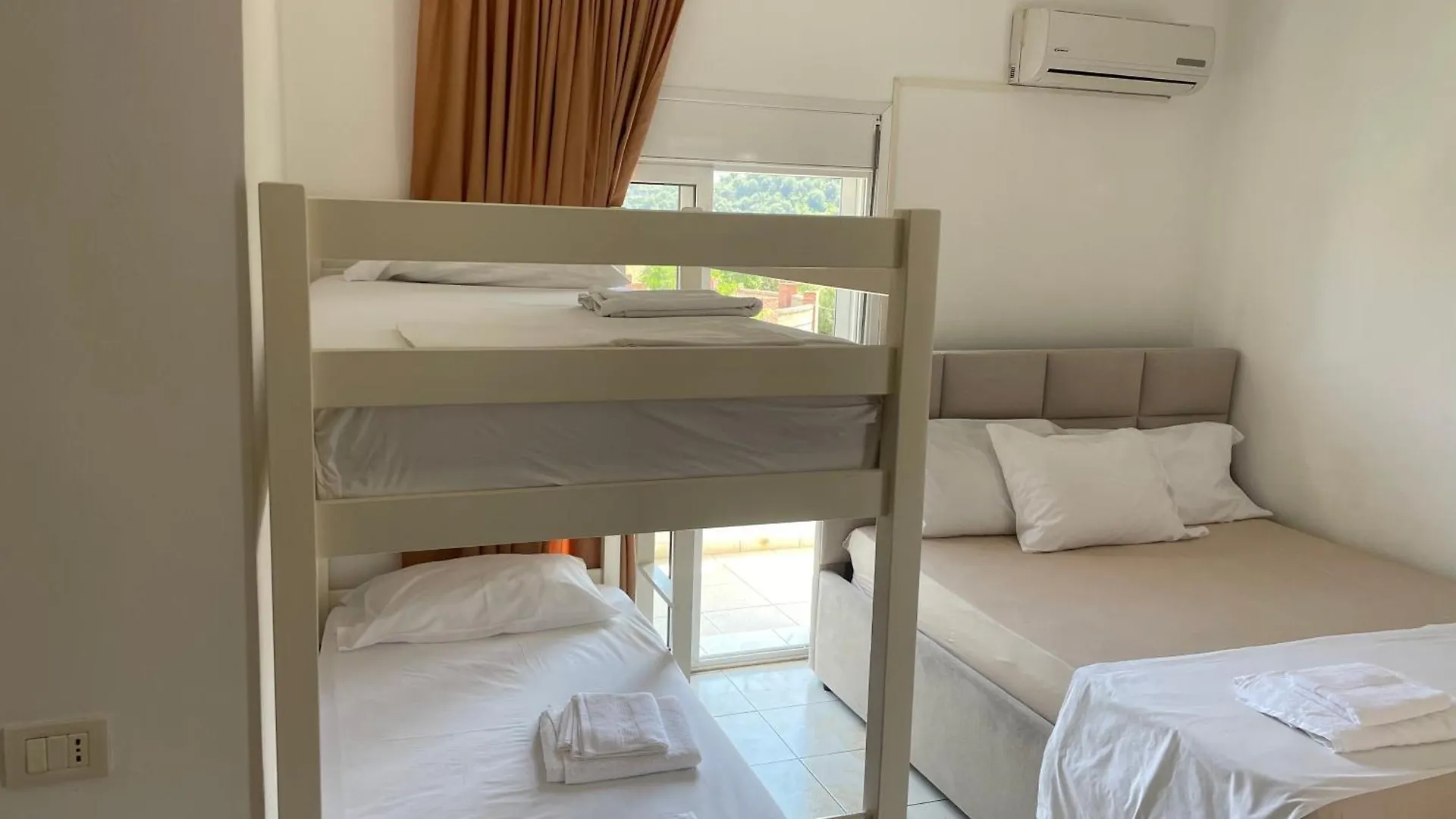 Apartments Rudi Orikum Albania